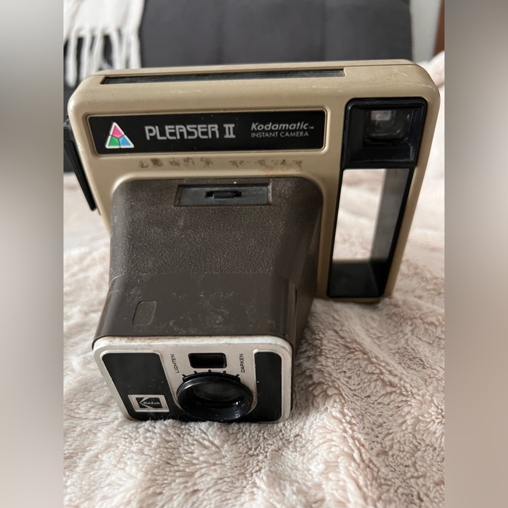 Kodamatic Instant Camera - Picture 2 of 7